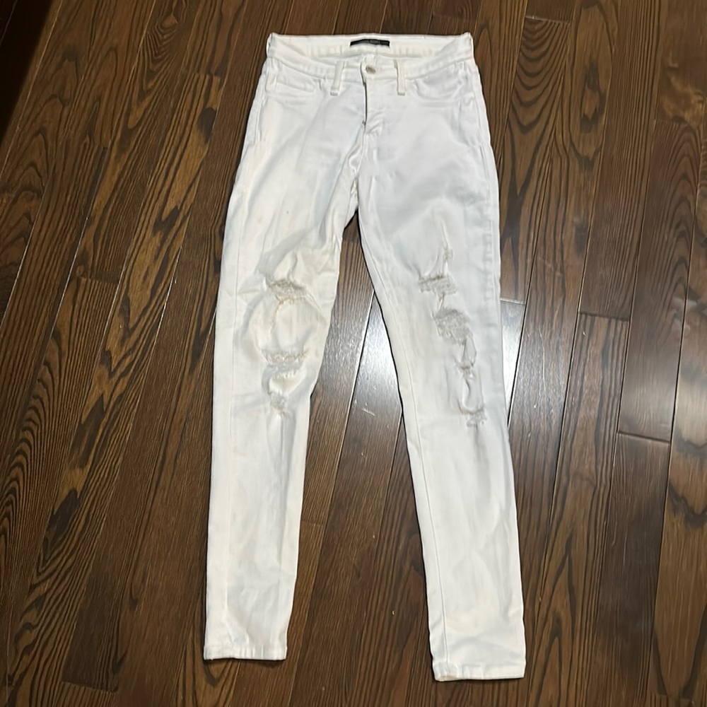 White stretchy size 26